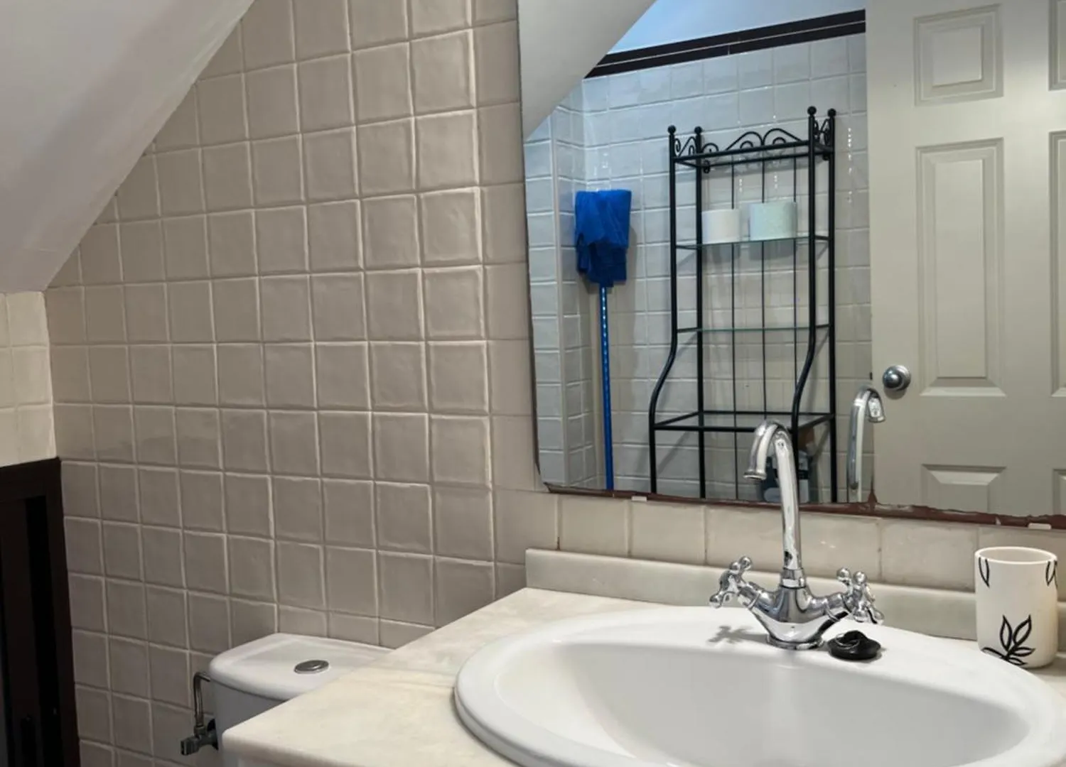 Apartamentos Sevilla Deluxe Rosales Los Rosales  0*, Los Rosales (Seville)